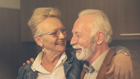 เมื่ออายุ 100 ปี สำหรับ“คนไทย”ไม่ใช่เรื่องไกลตัว แล้วเราต้องมีเงินเท่าไหร่ ให้พอหลังเกษียณ?