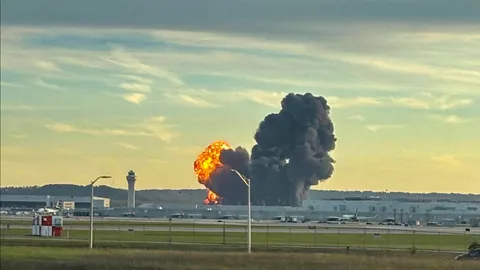 เผยผลสอบเครื่องบินขนส่ง UPS คร่า 14 ศพ คาดสาเหตุจากเครื่องยนต์มีรอยแตกและหลุดออก