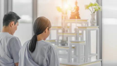 คาถาหลวงพ่อกวย วัดโฆสิตาราม สวดแล้วดี พุทธคุณเด่น ค้าขายร่ำรวย