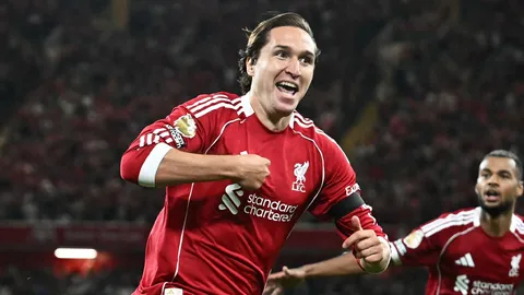 จับตาอนาคต! ลิเวอร์พูลล็อกเป้าแข้งใหม่ หากดีลลุล่วง เคียซ่าอาจต้องเก็บกระเป๋าหนีถิ่นแอนฟิลด์