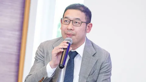 โฆษกพรรคไทยสร้างไทย ชี้ประเทศไทยกำลังเผชิญวิกฤติหนัก 3 ด้าน ทำให้ “กลิ่นเงินเทา” มาแทนความเจริญ