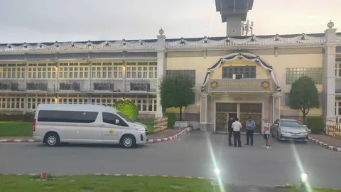 พบรถตู้สถาบันนิติวิทย์ จอดหน้าเรือนจำกลางคลองเปรม ยังไม่ชัดเข้าไปตรวจสอบอะไร