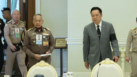 ราชเลขาฯ ร่วมประชุมกับรัฐบาล เชิญพระราชกระแส “ในหลวง” ทรงห่วงน้ำท่วมใต้ ชื่นชมจิตอาสา