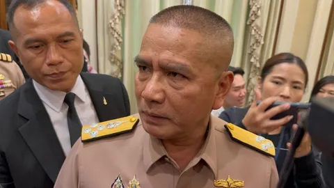 กองทัพเรือ เตรียมเรือหลวงอ่างทอง-เรือหลวงช้าง สมทบเรือหลวงจักรีนฤเบศร ช่วยน้ำท่วมหาดใหญ่