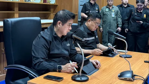 “ธรรมนัส” นั่งบัญชาการ แก้น้ำท่วมใต้  ส่งเรือเจ็ตสกีแรงม้าสูง เรือหางยาว เร่งอพยพประชาชน