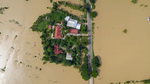 อัปเดตวิธีขอความช่วยเหลือน้ำท่วมหาดใหญ่ 2568 เบอร์ฉุกเฉิน แจ้งเหตุ พร้อมอพยพ