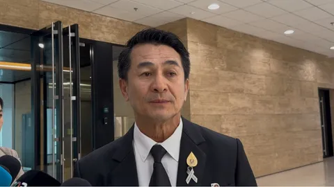 "ชลน่าน" ชี้น้ำท่วมหาดใหญ่หนักสุด ห่วงโรงพยาบาลรับมือวิกฤตไม่ทัน