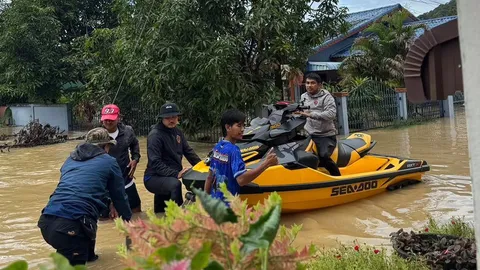 อดนอน 4 วัน 4 คืน "ปธ.สตูล เอฟซี" พาทีมลุยช่วยน้ำท่วม ควักเงินส่วนตัวจัดหาอาหาร-น้ำดื่ม