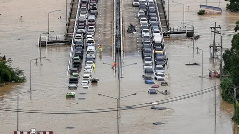 คปภ.เรียกบริษัทประกันฯ ถกด่วน กำหนดหลักเกณฑ์เคลมน้ำท่วมใต้ โดยเฉพาะรถยนต์ไฟฟ้า
