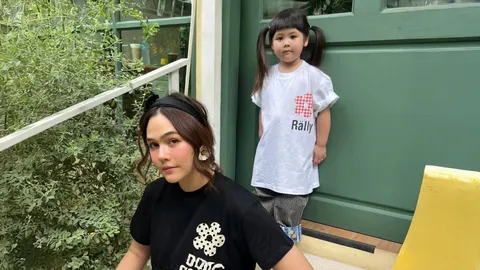 ชมพู่ อารยา มอบเงินช่วยน้ำท่วมภาคใต้ 1 ล้าน คนชื่นชมร่วมขอบคุณในน้ำใจกันจำนวนมาก