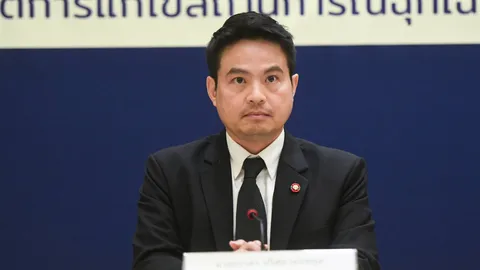 “ภราดร” ตัดบท ลุกหนี ถูกจี้ถาม ถึงเวลารัฐบาลต้องยอมรับว่าบริหารสถานการณ์ผิดพลาดหรือยัง