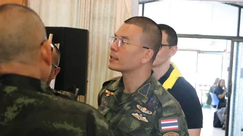 เปิดภาพ “หมอภาคย์” นำทีมรบพิเศษ ลุยน้ำท่วมเขต 8 หาดใหญ่ ช่วยผู้ป่วย-ผู้ติดค้าง