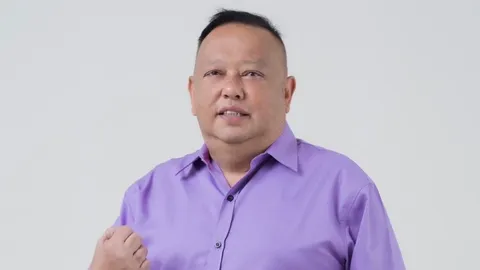 "นายกแป้น" ขอโทษน้ำท่วมหาดใหญ่ ยอมรับความผิดพลาด หลังยกธงแดง อำนาจอยู่ที่ผู้ว่าฯ