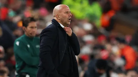 ลือสนั่น ลิเวอร์พูล ล็อกเป้า "กุนซือคนใหม่" แล้ว หากปลด "สล็อต"