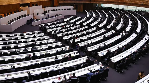 โปรดเกล้าฯ พ.ร.ฎ.เรียกประชุมสมัยวิสามัญรัฐสภา 10 ธ.ค.นี้ ก่อนประชุมสมัยสามัญครั้งที่ 2