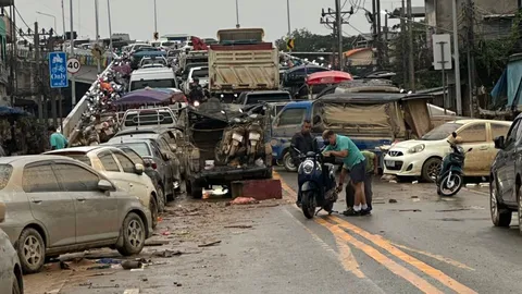 ผบช.ภ.9 สั่งเคลียร์ถนนทุกเส้นในพื้นที่หาดใหญ่ เคลื่อนย้ายรถกีดขวางการจราจรภายในคืนนี้