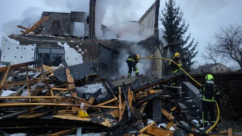 รัสเซียส่งโดรนโจมตีเมืองหลวงยูเครน ทำไฟดับกระทบคนกว่า 600,000 ราย