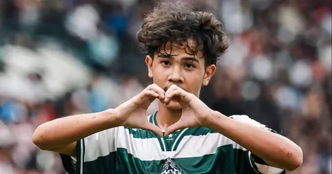 "เต วรากร" ดาวเตะหมอนทอง ตอบแล้ว ปมโดน อ.สกล "ยึดโทรศัพท์" (คลิป)