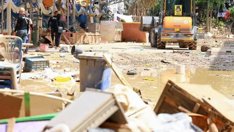 เครื่องใช้ไฟฟ้าจมน้ำอย่าเพิ่งเสียบปลั๊ก อาชีวะหวั่นแผงวงจรพังซ่อมไม่ได้