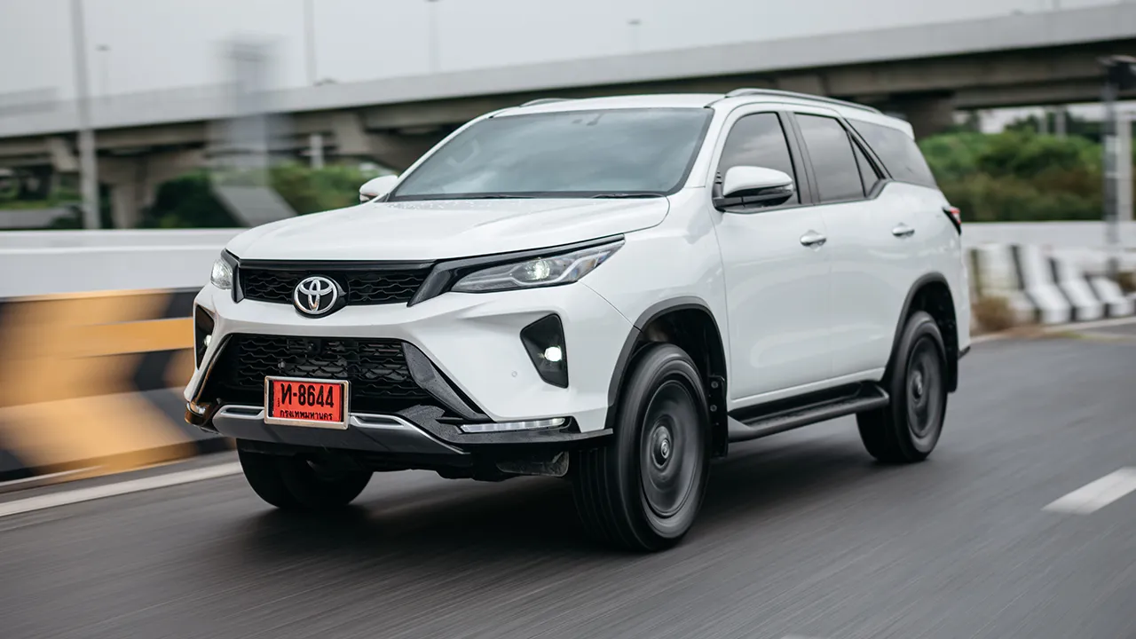 รีวิวทดสอบขับ Toyota Fortuner Leader G Plus คุ้มค่า สปอร์ตกว่าเดิม