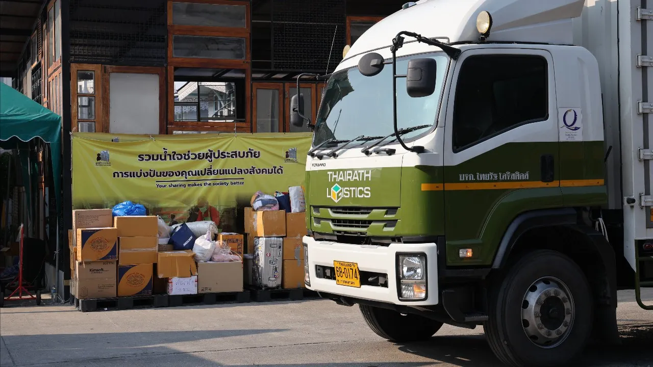 Thairath Group Deploys “Green Giant” Truck to Assist Mirror Foundation in Delivering Donations to Southern Flood Victims