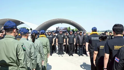 กระทรวงเกษตรฯ คิกออฟปฏิบัติการสู้ฝุ่น PM 2.5 "ดัดแปรอากาศ" ทั่วประเทศ ลดผลกระทบต่อสุขภาพ