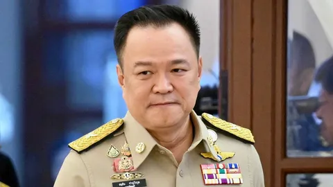 ไม่กลัวคะแนนตก โวรัดเข็มขัดนิรภัย "นายกฯหนู" ปัด ดีลเพื่อไทยซักฟอก