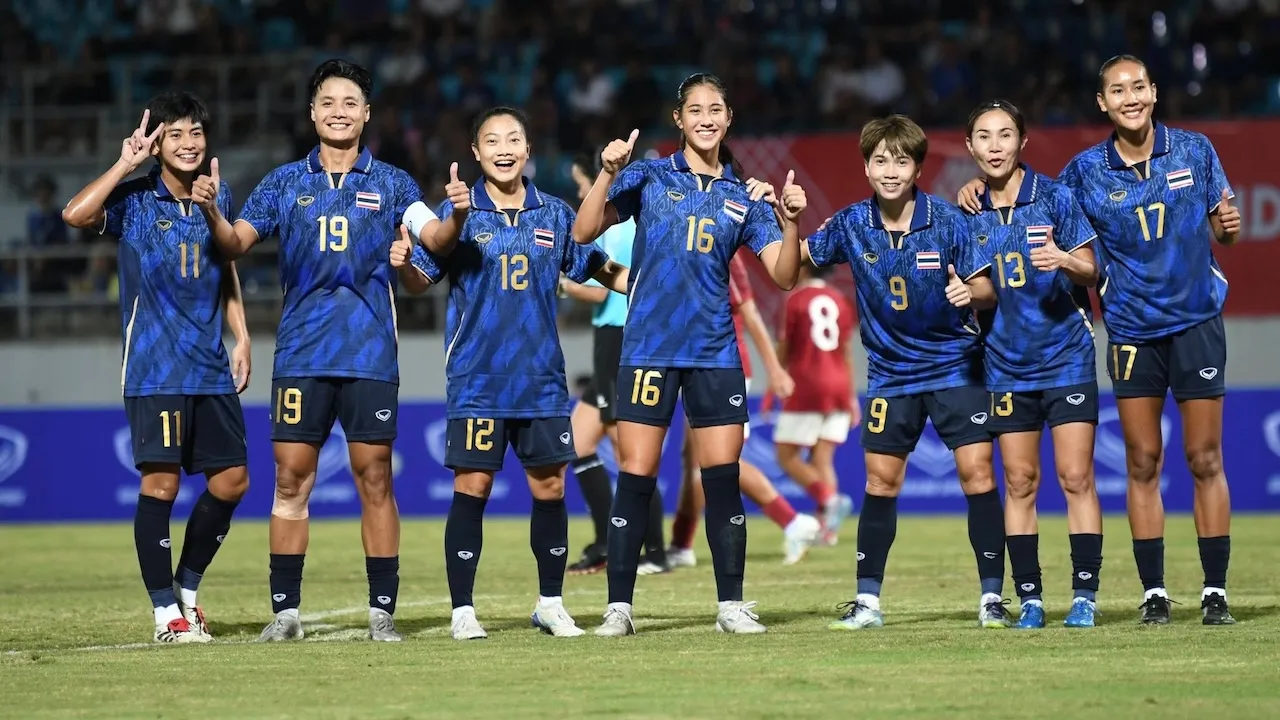 “Madam Pang” Teams Up with Two Managers to Reward Thai Women’s Football Team 500,000 Baht After 8-0 Win Over Indonesia