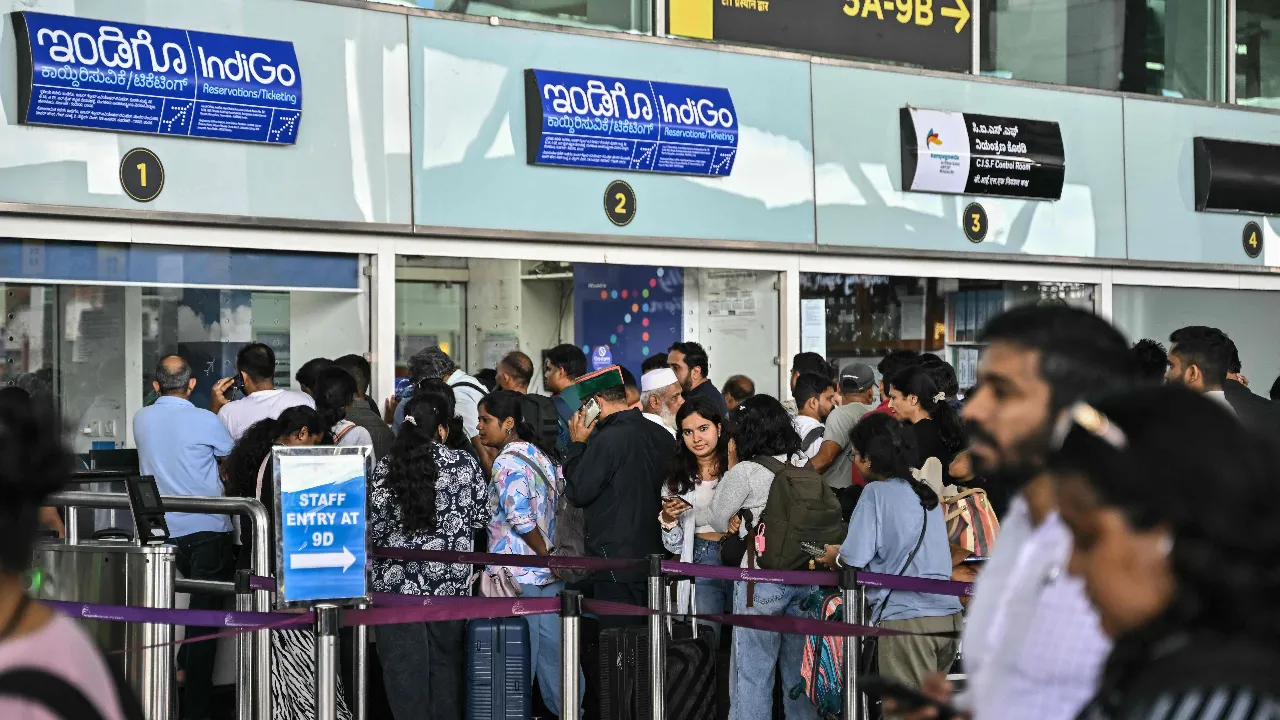 Travel Chaos as Indias Largest Airline Cancels Over 1,200 Flights