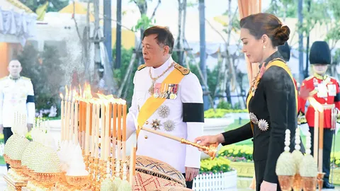 2 ล้นเกล้าฯ เสด็จถวายราชสักการะ บําเพ็ญพระราชกุศล "ในหลวงรัชกาลที่ 9" 5 ธันวา "พ่อแห่งชาติ"