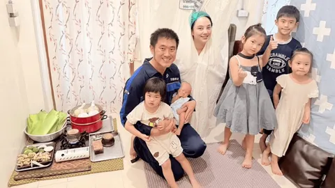 เปิดภาพครอบครัวสุดอบอุ่น กุญแจซอล คุณแม่ลูก 5 ขอบคุณพ่อแม่สามีที่มาช่วยดูแล