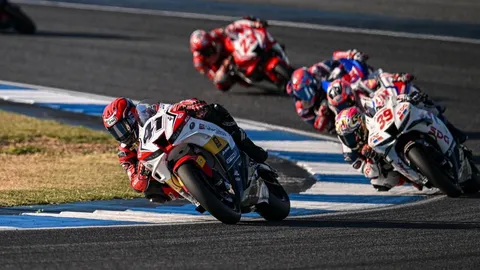 “นครินทร์" บิดนำม้วนเดียวจบ คว้าแชมป์รุ่นใหญ่ ”เอเชีย โร้ด เรซซิ่ง 2025“ ที่บุรีรัมย์