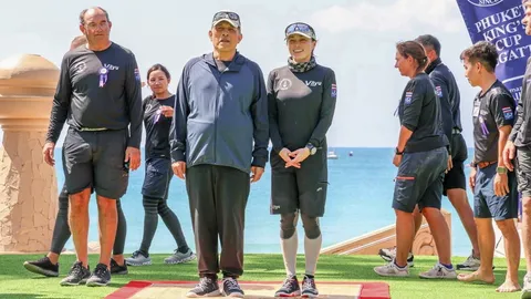"ในหลวง" เสด็จส่ง "ราชินี" แข่งเรือใบวันสุดท้ายภูเก็ตคิงส์คัพ เก็บคะแนนรวมอันดับ 2