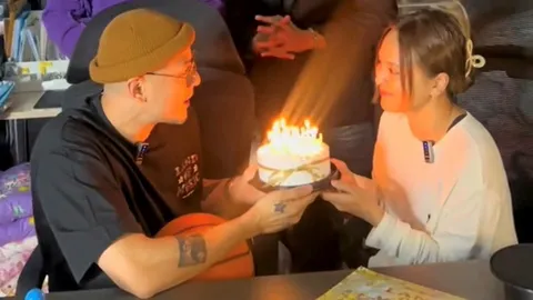 ตำรวจนัด "เวย์ ไทยเทเนี่ยม" พบ แจ้งข้อหาฉ้อโกง หลังโผล่เซอร์ไพรส์ ไลฟ์เบิร์ธเดย์ "นานา"