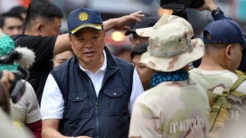 "อนุทิน" ลง "หาดใหญ่" เร่งแผนเยียวยาฟื้นฟู ถอดบทเรียนน้ำท่วม