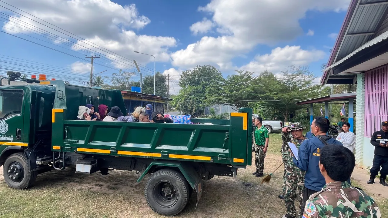 “สุชาติ” สั่ง ทส. ระดมกำลังเจ้าหน้าที่ ช่วยอพยพประชาชนชายแดนไทย - กัมพูชา