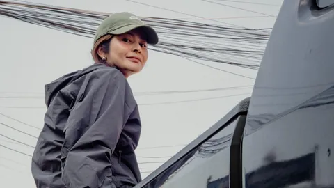 “ลิซ่า” ซัด ทปอ. เลื่อนสอบ TGAT/TPAT  4 วัน ทำแค่กันโดนด่า จี้เลื่อนยาวพื้นที่น้ำท่วมใต้