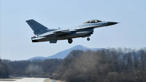 เกาหลีใต้ส่งบินรบขึ้นฟ้า หลังเครื่องบินรัสเซีย-จีน ล้ำเขตป้องกันภัยทางอากาศ