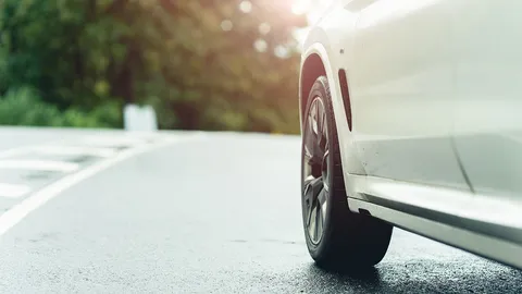 พร้อมก่อนเดินทางช่วงเทศกาลปีใหม่ ขนส่งทางบก ชวนตรวจเช็กสภาพรถฟรี ขับขี่ปลอดภัย