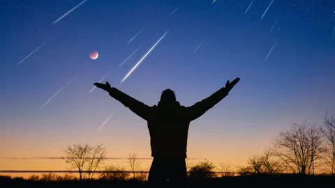 ฝนดาวตกเจมินิดส์ 2568 ราชาแห่งฝนดาวตก ชมด้วยตาเปล่า 14-15 ธ.ค. นี้