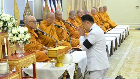 “นายกฯ อนุทิน” นำ ครม. ร่วมพิธีทำบุญ 5 ศาสนา บำเพ็ญพระราชกุศลปัญญาสมวาร (50 วัน) พระพันปีหลวง