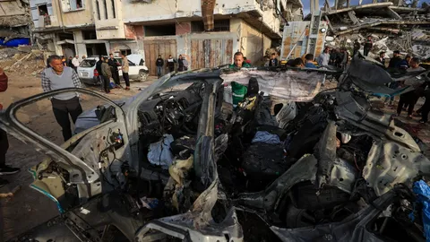 อิสราเอลถล่มฉนวนกาซาต่อ สังหาร จนท.อาวุโสกลุ่มฮามาส