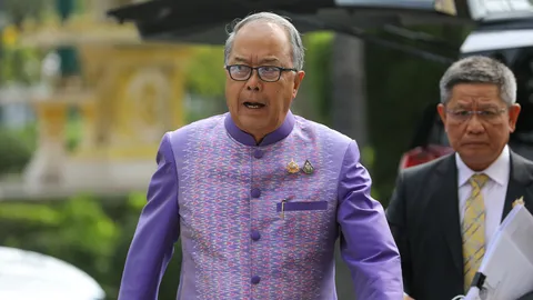 เปิดเบื้องหลังต้นเหตุยุบสภาหนีซักฟอก : สะท้อนการเมืองไม่ปกติ