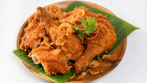 แจกสูตรลับ “ไก่ทอดหาดใหญ่” หนังกรอบ เนื้อฉ่ำ พร้อมทริคหอมเจียวทำกินก็ได้ทำขายก็รุ่ง