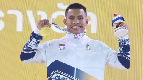 “เวฟ” วีรพล ทุบสถิติโลกสองรายการ คว้าทอง 71 กก.ชาย ยกน้ำหนักซีเกมส์ 2025