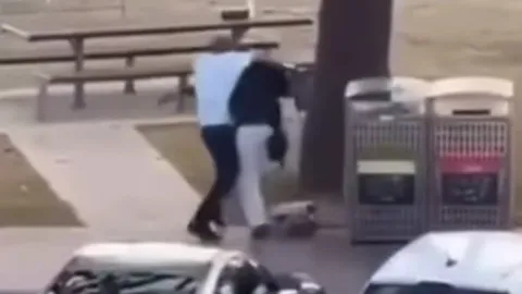 ชาวเน็ตยกย่อง ชายฮีโร่แย่งปืนจากคนร้าย เหตุกราดยิงที่หาดบอนได