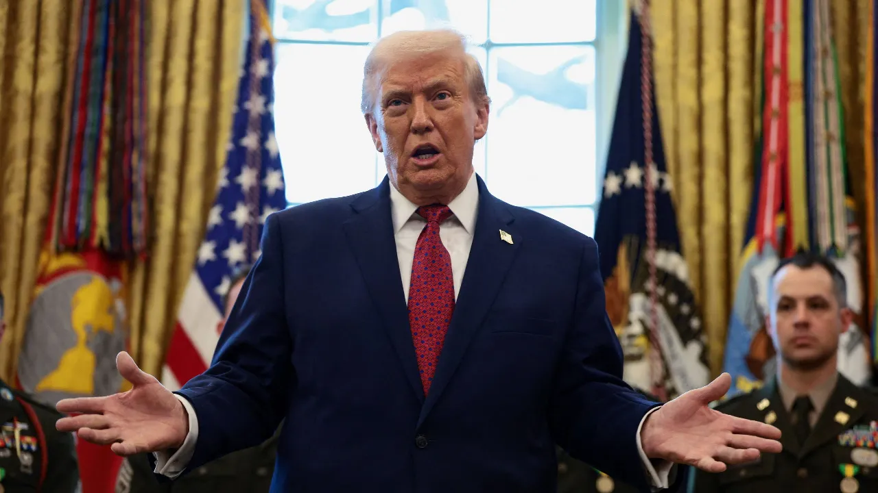 ทรัมป์ฟ้อง BBC เดือด ปมตัดต่อคำพูดบิดเบือน เรียกค่าเสียหาย 5 พันล้านดอลลาร์