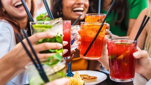 ความเมามัน Out แล้ว เจาะเทรนด์ Sober Curious เทรนด์ปาร์ตี้สุขภาพดีของคนคูล 2026