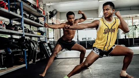 ไม่เคยสอนใครมาก่อน “บัวขาว” ถ่ายทอดวิชาไหว้ครูให้ “แดเนียล” ส่งไม้ต่อตำนานมวยไทย