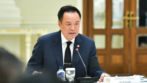 “อนุทิน” เรียกถก ครม.นัดพิเศษ เคาะคำถามประชามติ รธน. หลัง กกต. ตีกลับ ให้เลือกแค่ 1